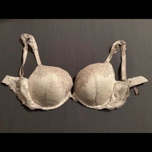 Victoria’s Secret silver bra 36DD